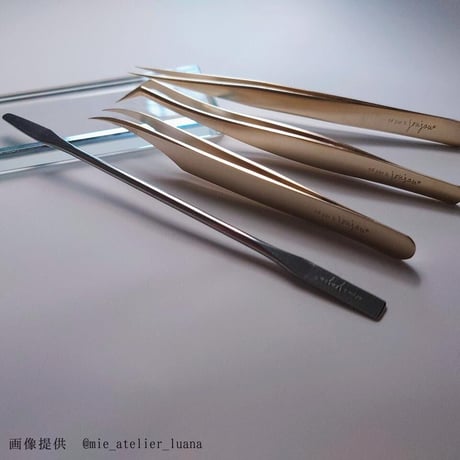 tweezers