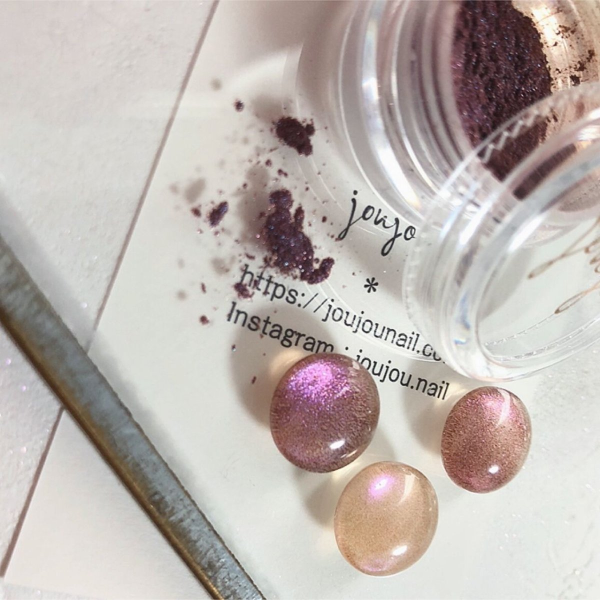 Lueur d'origine nuance powder / brun | joujou