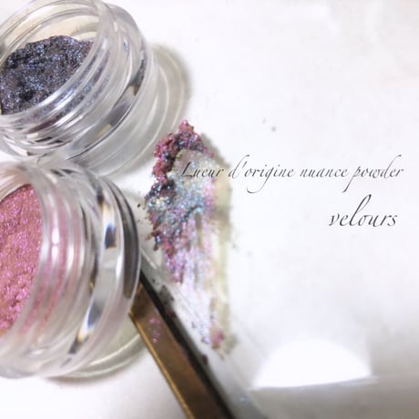 Lueur d'origine nuance powder velours