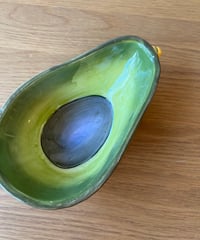 アボカドが一個ぴったり入る🥑のお皿