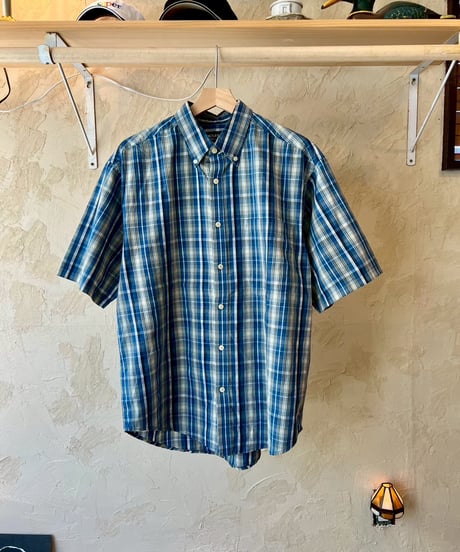 チェックに定評のあるブランドの半袖シャツ