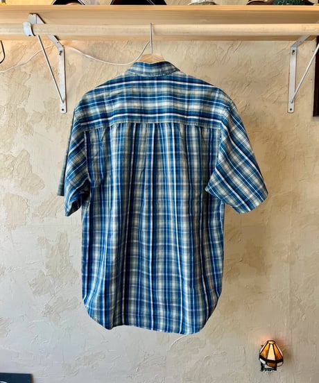 チェックに定評のあるブランドの半袖シャツ