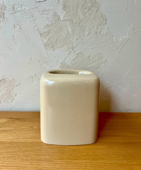 クリーミーなフォルムが素敵なティッシュホルダー