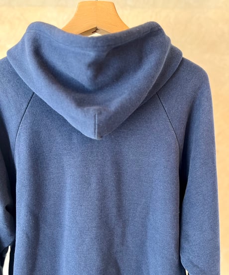 色といいダメージといいカッコいいジップパーカー