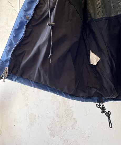 一年の半分くらい着れるグッドスペックなパーカー