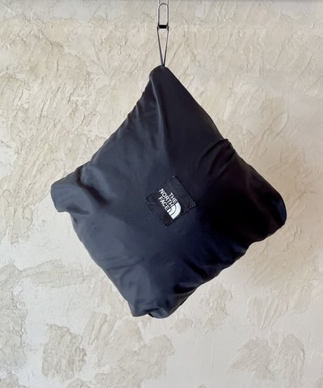 一年の半分くらい着れるグッドスペックなパーカー