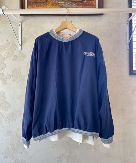 軽くウインドブレーカーなプルオーバー