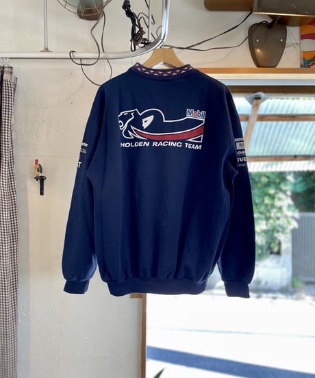 首のリブがカッコいいスウェット