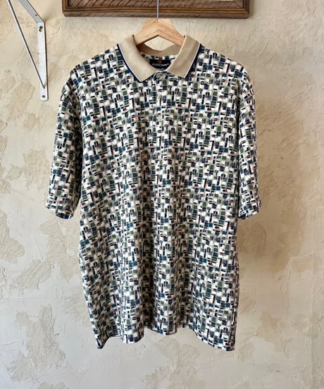 Tシャツに襟を付けただけみたいなポロシャツ