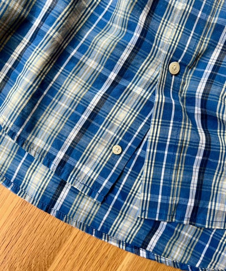 チェックに定評のあるブランドの半袖シャツ