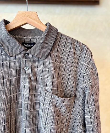 アメリカ人みんな着てるロングスリーブのポロシャツ