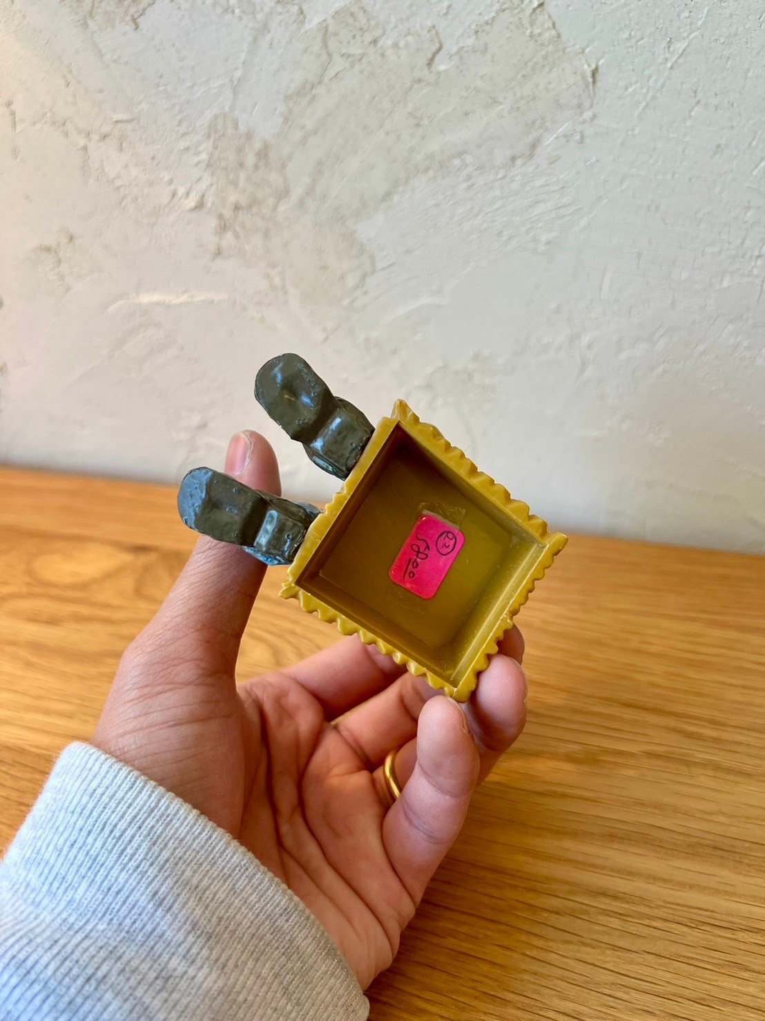 大きめ　タルに座ったお酒を飲んでるおじさん　オブジェ 大きめ タルに座ったお酒を飲んでるおじさん オブジェ 大きめ タルに座っ