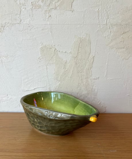 アボカドが一個ぴったり入る🥑のお皿