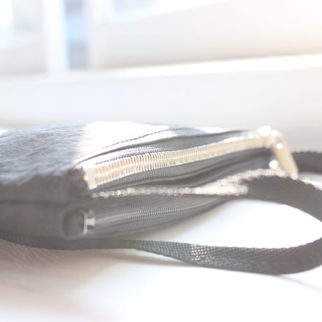［implres］IN-52 easy square shoulder bag