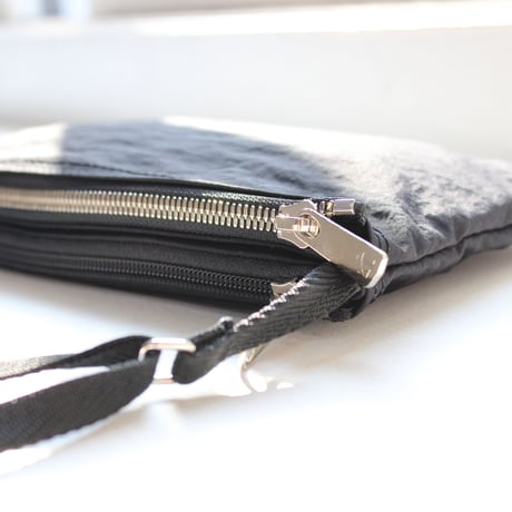 ［implres］IN-52 easy square shoulder bag