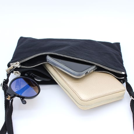 ［implres］IN-52 easy square shoulder bag