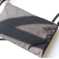 ［implres］IN-52 easy square shoulder bag