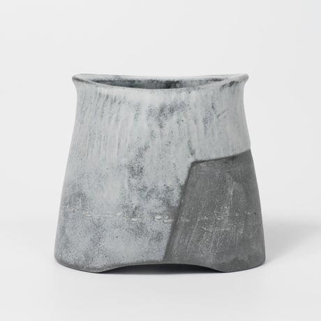 星野 友里 / Flower vase "form" / 黒土 / 花器 (実物写真2668)
