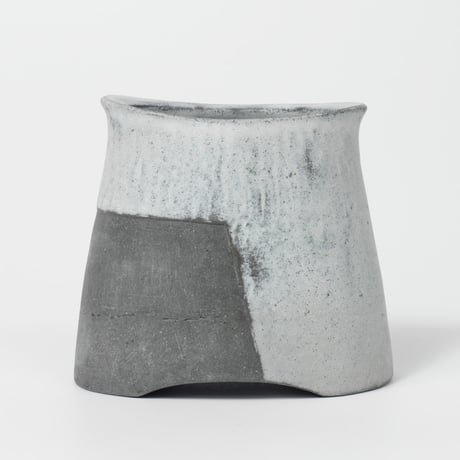 星野 友里 / Flower vase "form" / 黒土 / 花器 (実物写真2668)