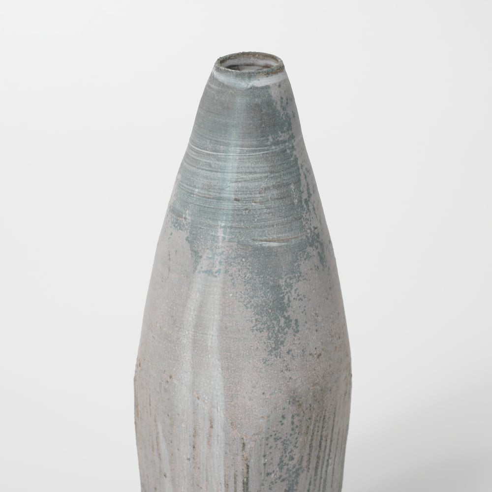 野口悦士 / オブジェ・花器・白錆角瓶 (実物写真2381) | Mono.