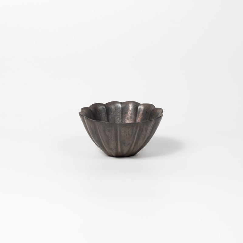人気作家鈴木 康雄 フラワーと花瓶油絵410×316号 相場価格72万円 人気作家鈴木 康雄 フラワーと花瓶油絵410×316号 相場価格72万円