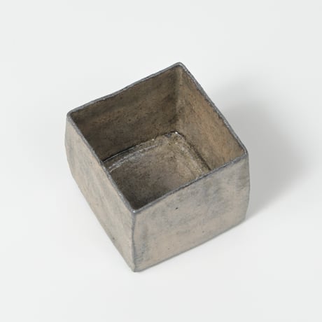 井内 素 / 小鉢 / CUBE / 灰 (実物写真3-511)