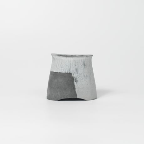 星野 友里 / Flower vase "form" / 黒土 / 花器 (実物写真2668)