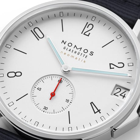 NOMOS Glashütte / Ahoi neomatik 38 Date / NM525  525