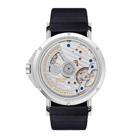NOMOS Glashütte / Ahoi neomatik 38 Date Sky / NM526