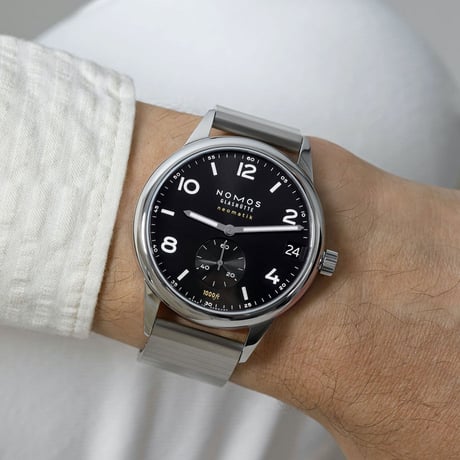 NOMOS Glashütte / Club Sport neomatik 42date black / CLS161011B2CSM 781