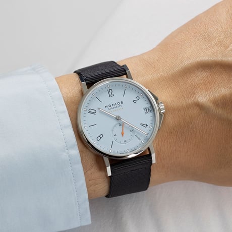NOMOS Glashütte / Ahoi neomatik 38 Date Sky / NM526
