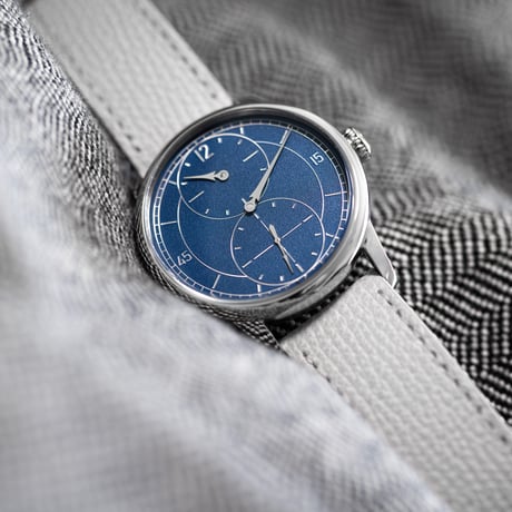 Louis Erard / Regulator Grave Blue / Noirmont Mètiers d‘Art / LE85248AA15BVA159