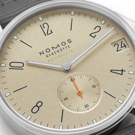 NOMOS Glashütte / Ahoi neomatik 38 Date Sand / NM527