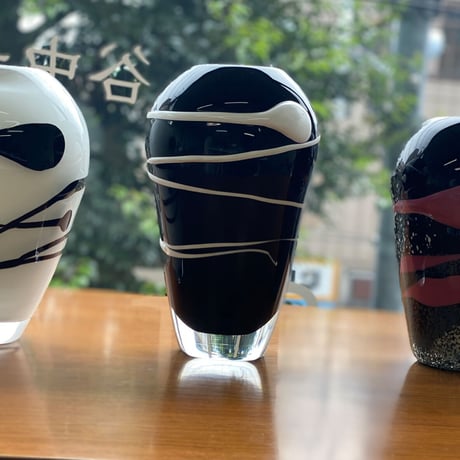 花器　黒＆白