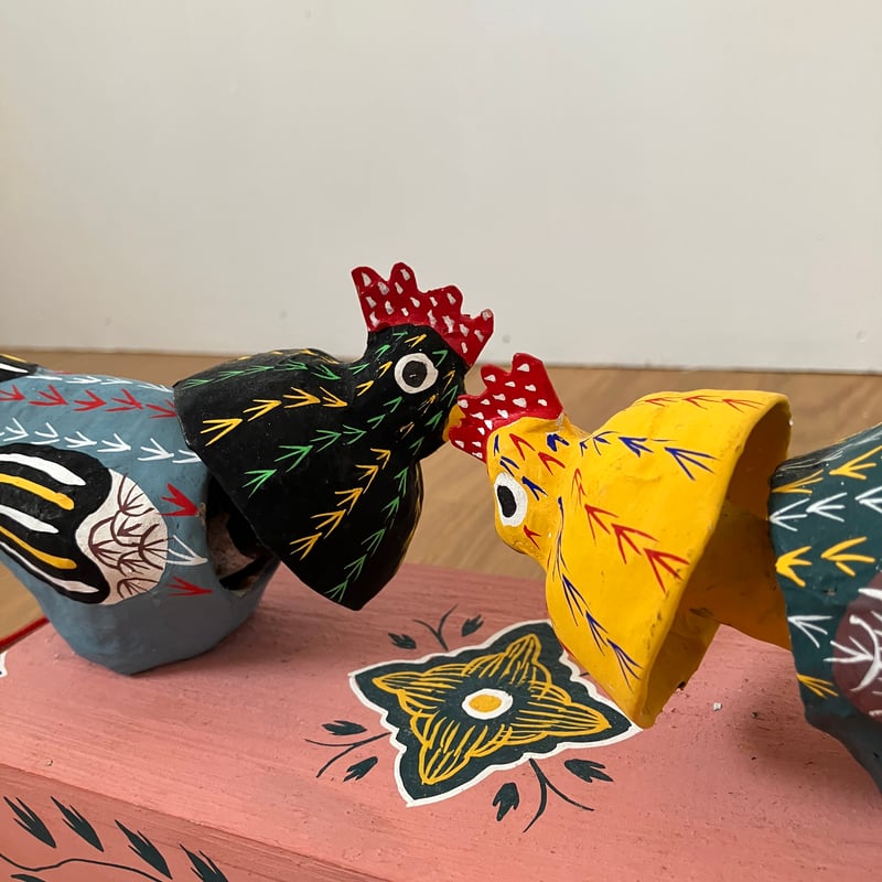 琉球郷土玩具「闘鶏（タウチー）・2羽」（古） | ゆっくり