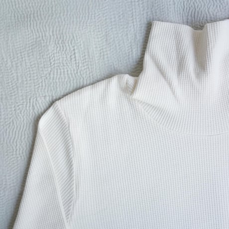 Hanes originals ワッフルタートルネックロングスリーブTシャツ (HW4-C502)【Off White】