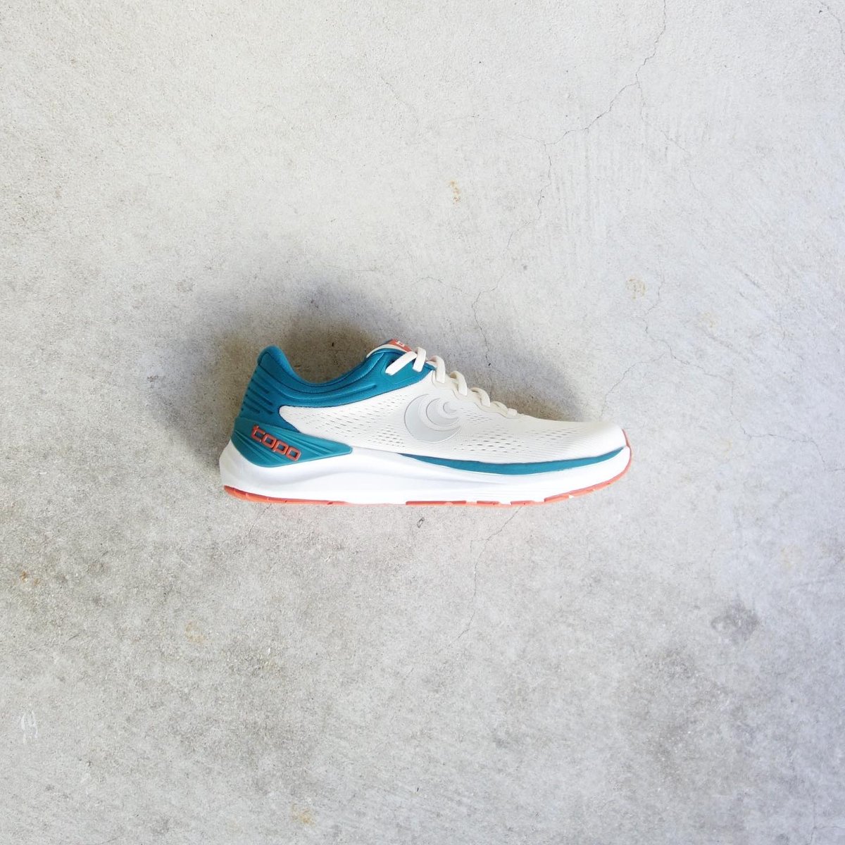 TOPO Athletic ULTRAFLY 4【sand / ocean】for men's