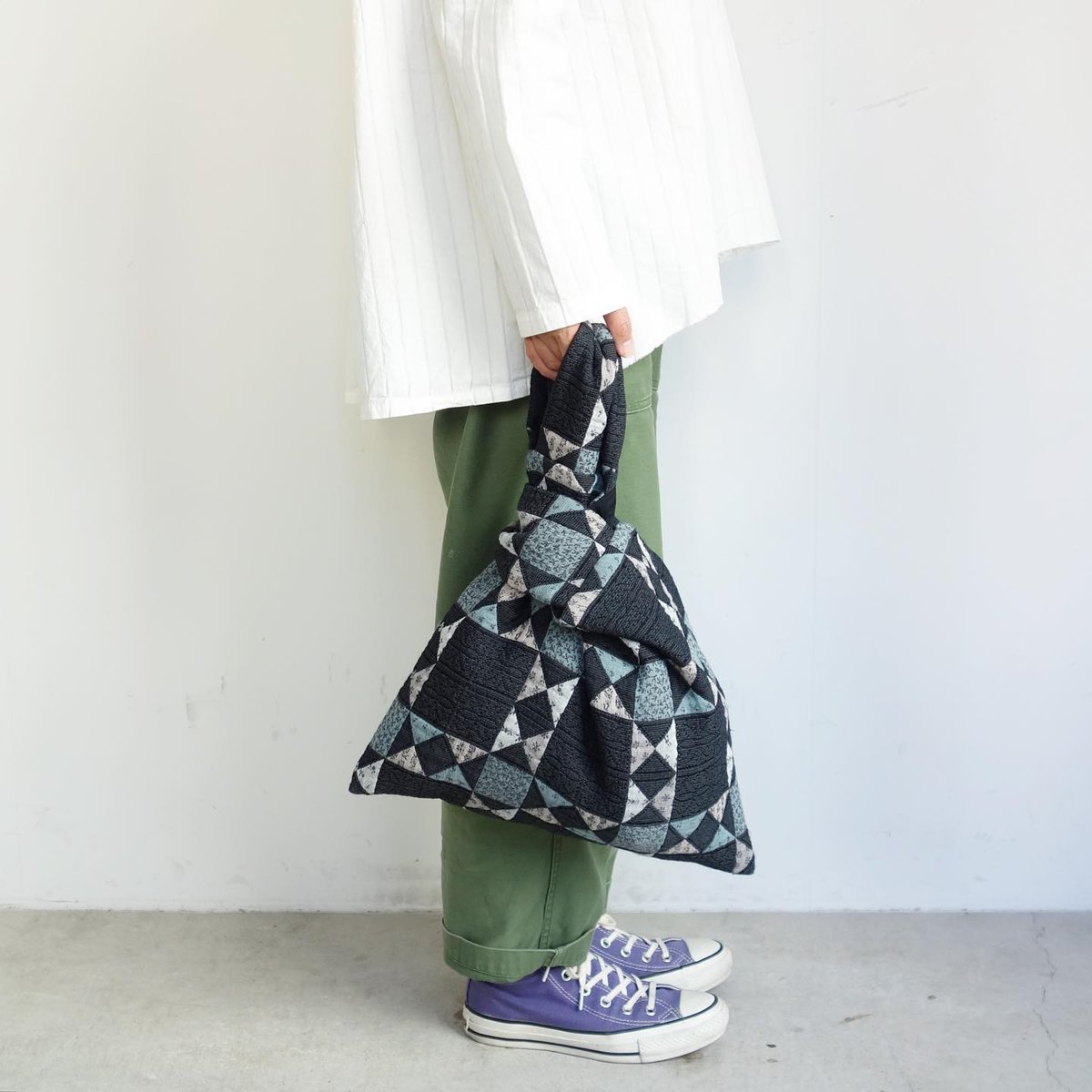 qiri Patchwork Quilt Jacquasd Knot Bag【チャコール】 | qiri Patchwork Quilt Jacquasd Knot Bag【チャコール】 |