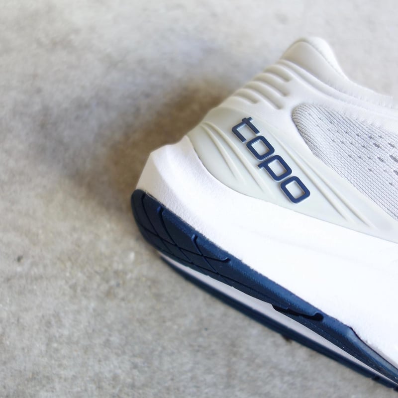 TOPO Athletic ULTRAFLY 4 【grey / navy】for men's