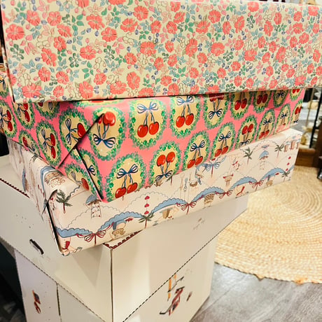 gift wrapping box