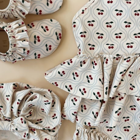 【Konges Sløjd】MANUCA FRILL SWIMSUIT - CHERRY MOTIF