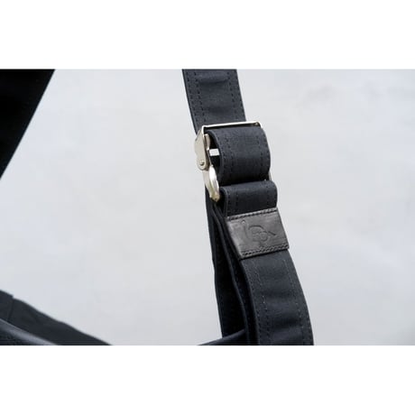 gron L size (col:Black/leather handle)