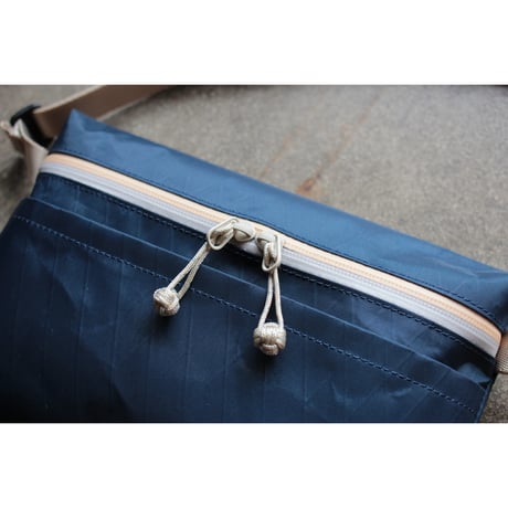 TRAIL SACOCHE (col/Dark Navy)