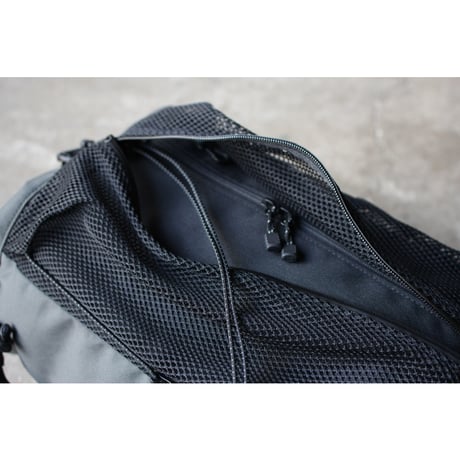 OVERNIGHT pack  / mesh (Charcoal Gray/Black)