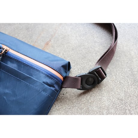 TRAIL SACOCHE (col/Dark Navy)