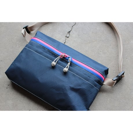 TRAIL SACOCHE (col/Dark Navy)