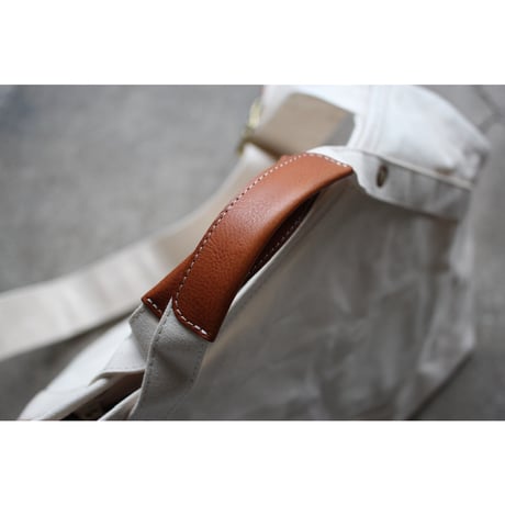 gron L size (White/leather handle)