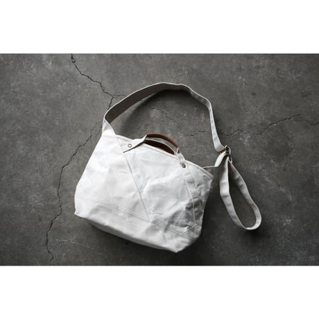 gron L size (White/leather handle)
