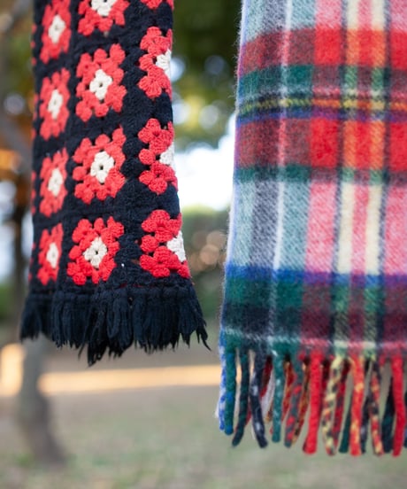 "やさしい花" Vintage knit Rebuild Muffler by kindful flowers
