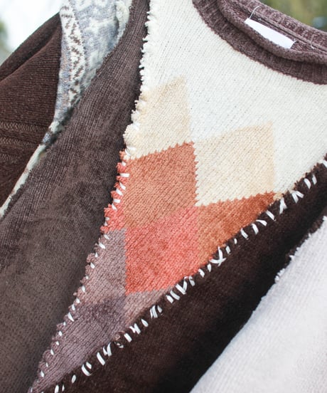 "色に汚れたアトリエから眺めた西日の落ちる山"  Mountains where the sun falls as seen from the Painter atelier